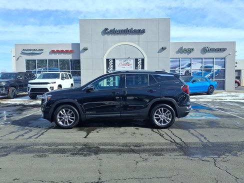 Used 2022 GMC Terrain SLT AWD/4WD image 1