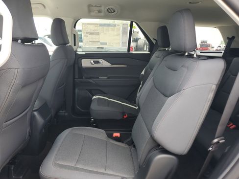 New 2026 Ford Explorer Active RWD image 11