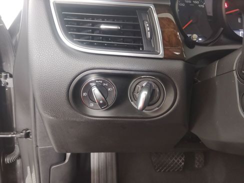 Used 2018 Porsche Macan image 25