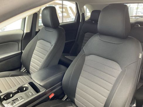 Used 2022 Ford Edge SE w/ Black Appearance Package image 10