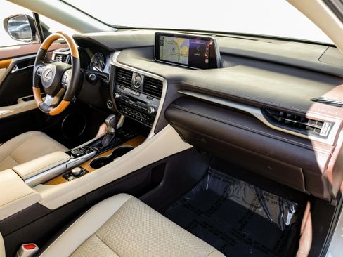 Used 2017 Lexus RX 450h AWD image 12