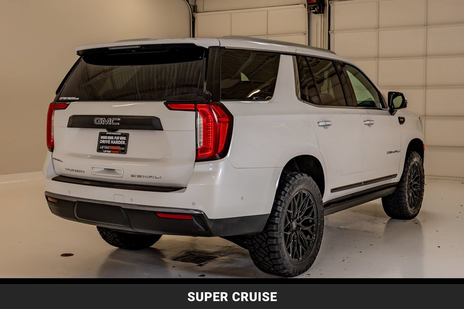 Used 2024 GMC Yukon Denali Ultimate AWD/4WD image 10