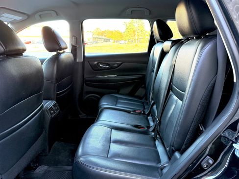 Used 2018 Nissan Rogue SL image 21