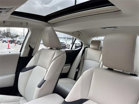 Certified 2025 Lexus ES 350 w/ Premium Package image 34