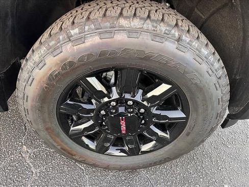 New 2026 GMC Sierra 2500 AT4 w/ AT4 Premium Plus Package image 13