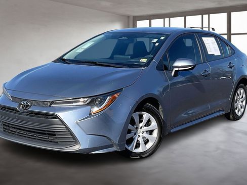 Used 2024 Toyota Corolla LE image 3
