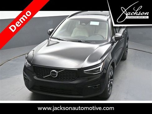 New 2025 Volvo XC40 B5 Ultra image 40
