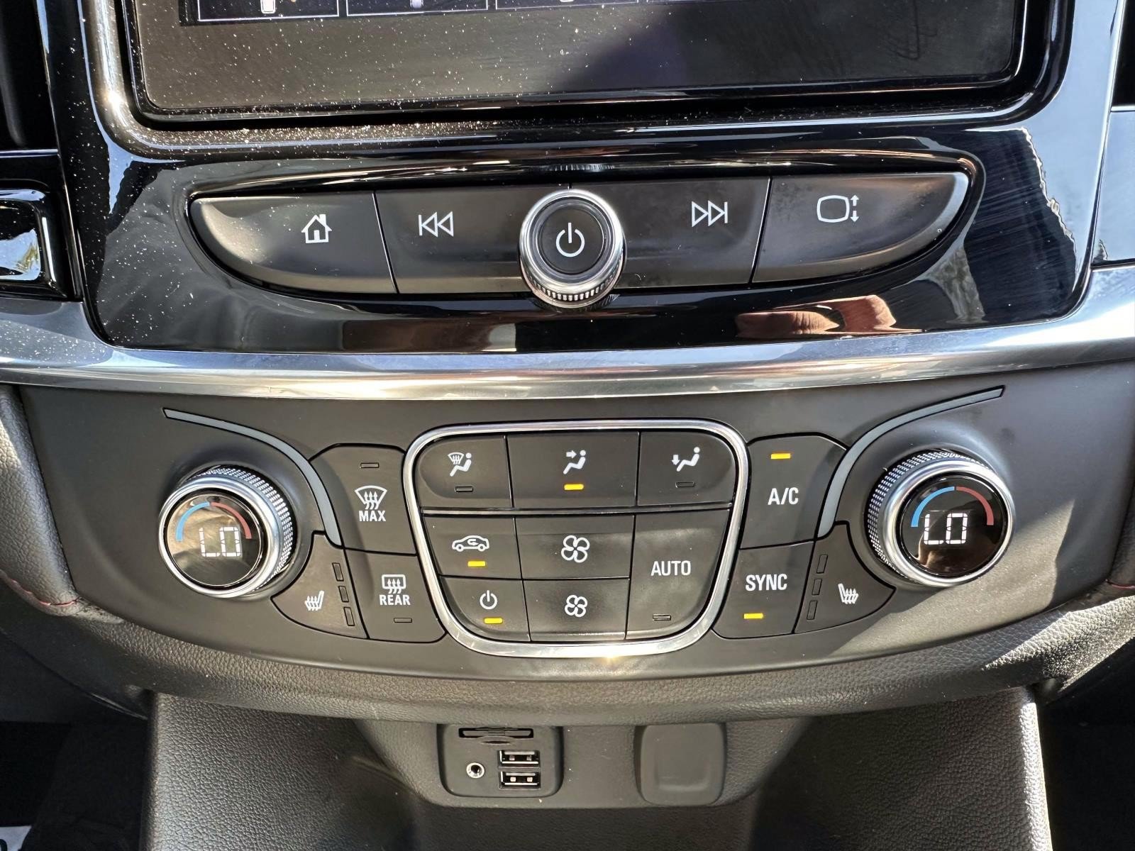 Used 2023 Chevrolet Traverse RS AWD/4WD image 22