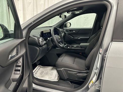 Used 2026 Chevrolet Equinox LT FWD image 10