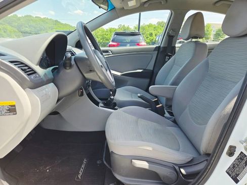 Used 2015 Hyundai Accent GLS FWD image 12