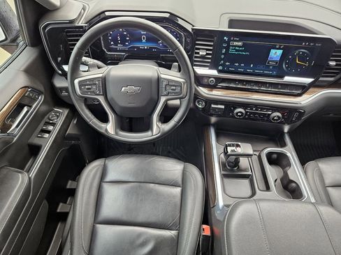 Used 2024 Chevrolet Silverado 1500 LT Trail Boss w/ Convenience Package II AWD/4WD image 33