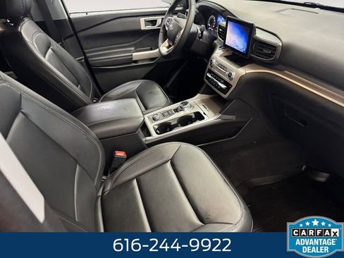 Used 2023 Ford Explorer XLT w/ Equipment Group 202A AWD/4WD image 4