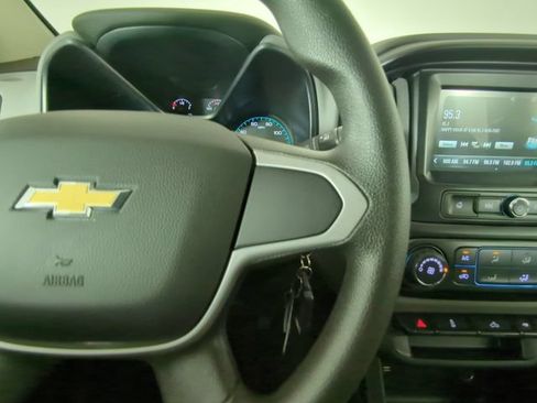 Used 2018 Chevrolet Colorado W/T w/ WT Convenience Package AWD/4WD image 28