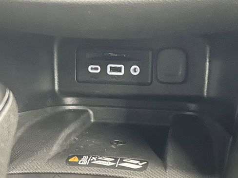 Used 2020 Chevrolet Equinox Premier w/ Premier Redline Edition image 33