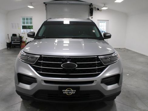 Used 2021 Ford Explorer XLT RWD image 3