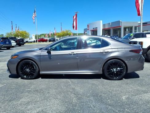 Used 2023 Toyota Camry XSE image 3
