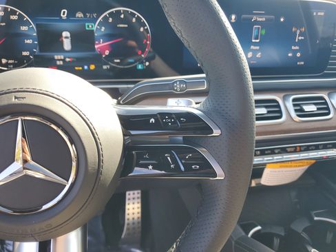 New 2026 Mercedes-Benz GLS 580 4MATIC image 36