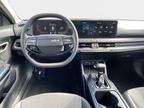 Used 2025 Kia K4 FWD image 10