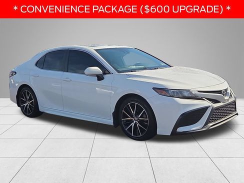 Used 2021 Toyota Camry SE w/ Cold Weather Package AWD/4WD image 3