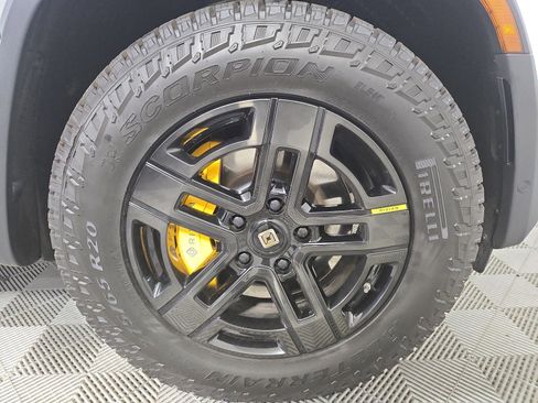 Used 2023 Rivian R1T Adventure image 11