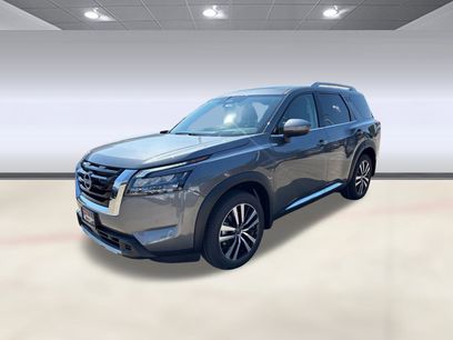 New 2025 Nissan Pathfinder Platinum