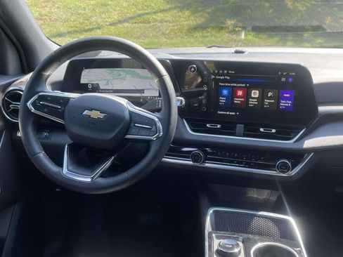 Used 2026 Chevrolet Equinox LT FWD image 12