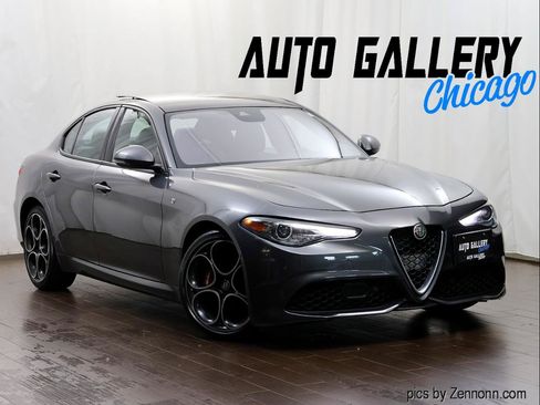 Used 2022 Alfa Romeo Giulia Ti AWD/4WD image 1
