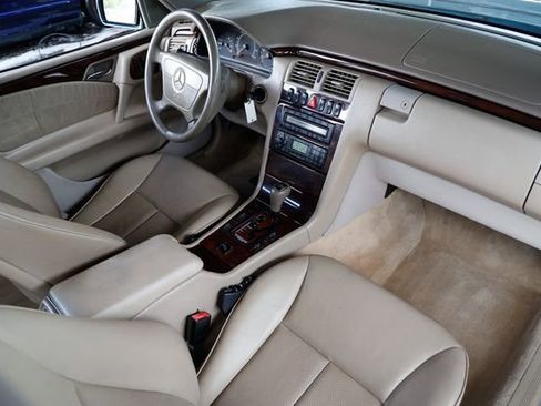 Used 1999 Mercedes-Benz E 320 4MATIC Wagon image 19