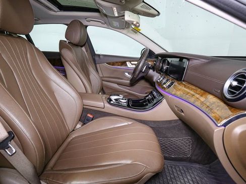 Used 2017 Mercedes-Benz E 300 4MATIC image 17
