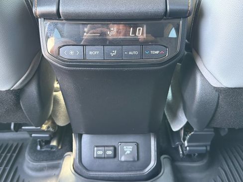 Used 2022 Toyota Highlander Bronze Edition AWD/4WD image 25