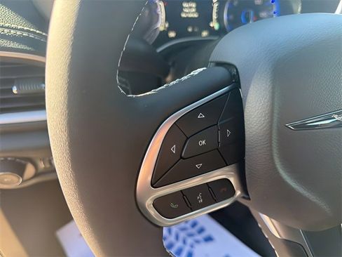 New 2026 Chrysler Pacifica Select image 18