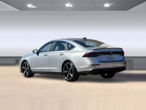 Used 2025 Honda Accord Sport image 3