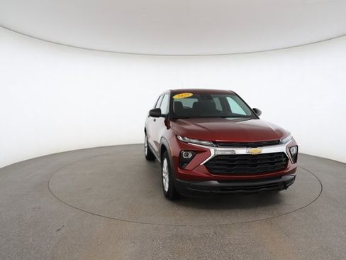 Used 2025 Chevrolet TrailBlazer LS w/ LS Convenience Package image 29