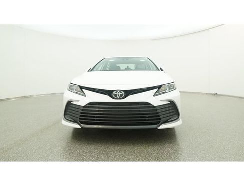 Used 2023 Toyota Camry LE image 32