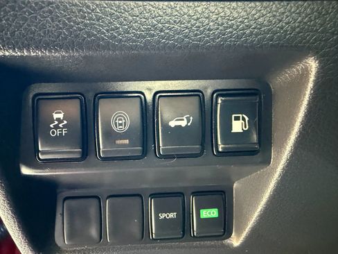 Used 2019 Nissan Rogue SV image 24