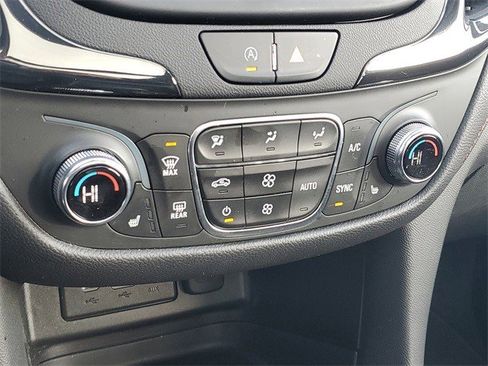 Certified 2023 Chevrolet Equinox RS image 25