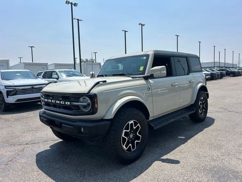 Used 2025 Ford Bronco Outer Banks AWD/4WD image 7