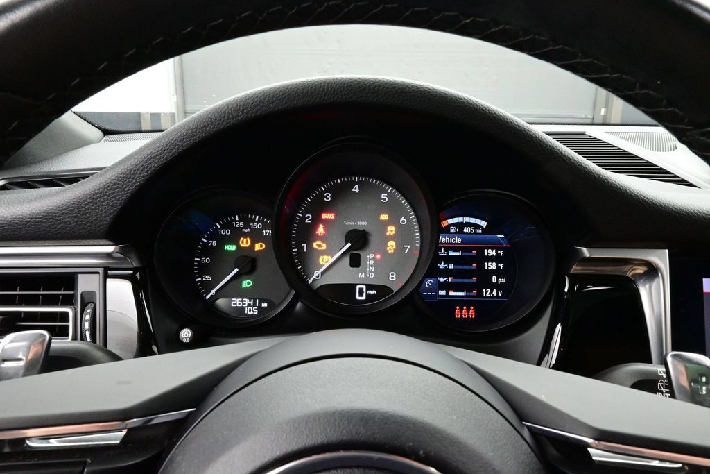 Certified 2022 Porsche Macan S AWD/4WD image 9