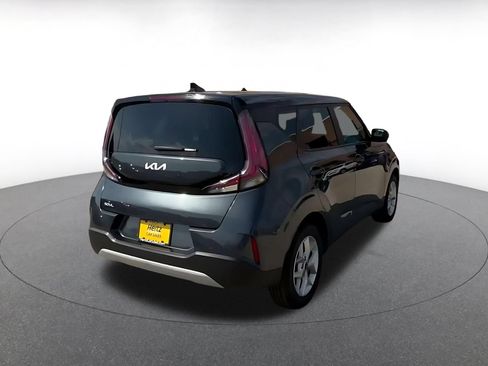 Used 2025 Kia Soul LX w/ LX Technology Package FWD image 13