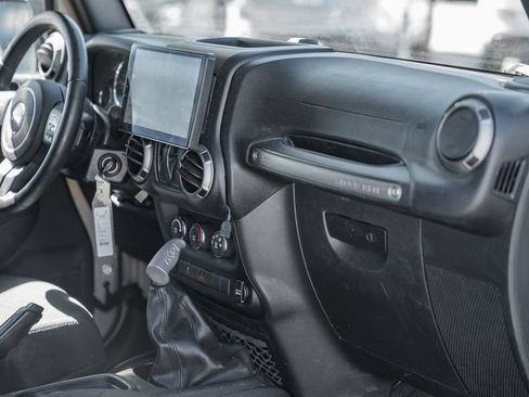 Used 2016 Jeep Wrangler Sport w/ Quick Order Package 23S AWD/4WD image 19