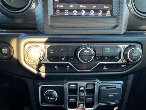 Certified 2022 Jeep Gladiator Sport image 16