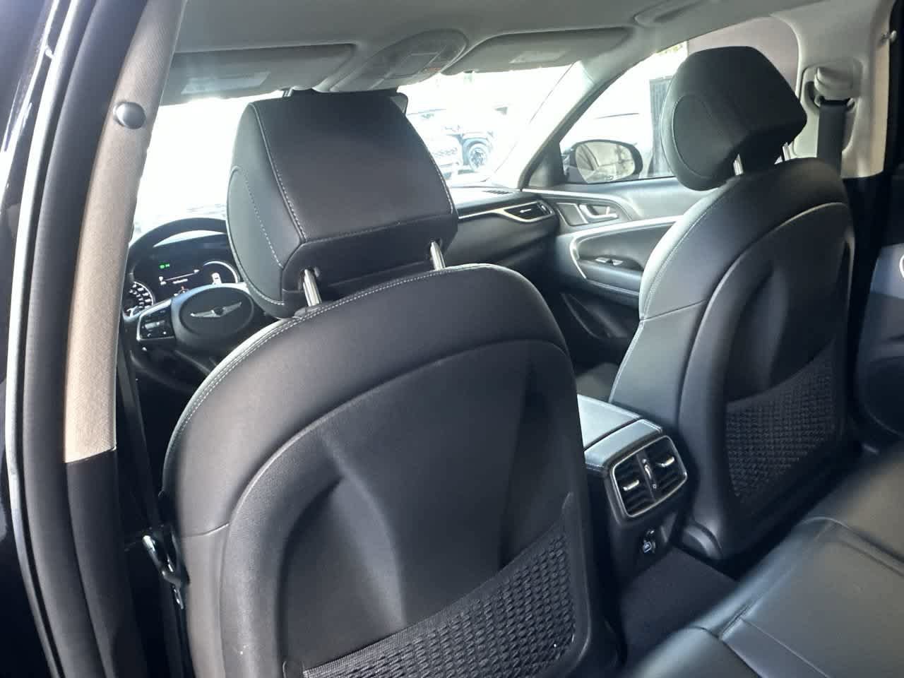 Used 2023 Genesis G70 2.0T RWD image 23