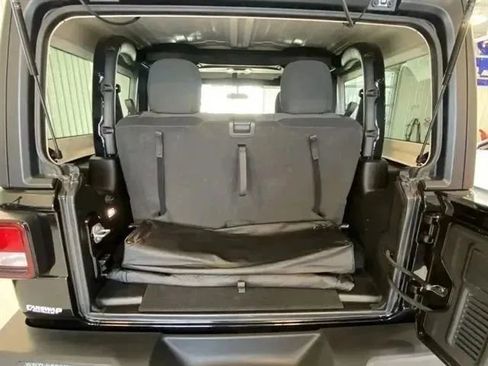 Used 2022 Jeep Wrangler Sport AWD/4WD image 13