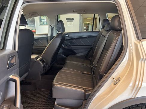 Used 2022 Volkswagen Tiguan SE AWD/4WD image 26