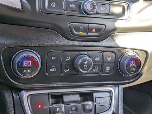 Used 2023 GMC Terrain SLE w/ Driver Convenience Package image 24