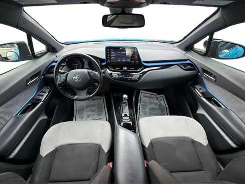 Used 2019 Toyota C-HR XLE image 27