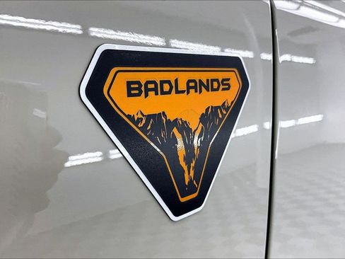 Certified 2025 Ford Bronco Badlands AWD/4WD image 8