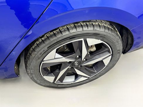 Used 2023 Hyundai Elantra SEL w/ Convenience Package image 30