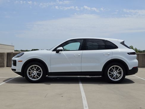 Certified 2026 Porsche Cayenne AWD/4WD image 2