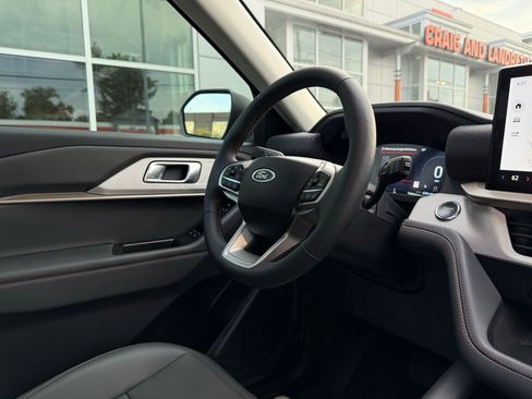 Used 2025 Ford Explorer Active w/ Active Comfort Package image 20